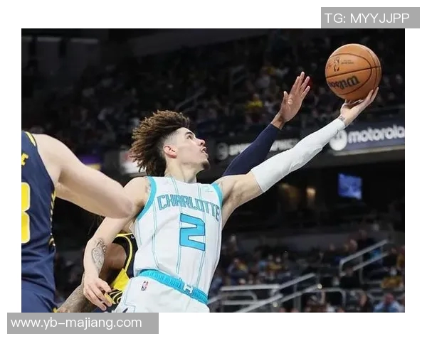 拉梅洛鲍尔第三节三分球精准发力助球队逆转拿下22分表现惊艳